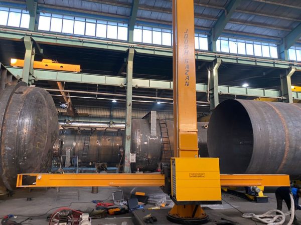 Column & Boom Welding Machine